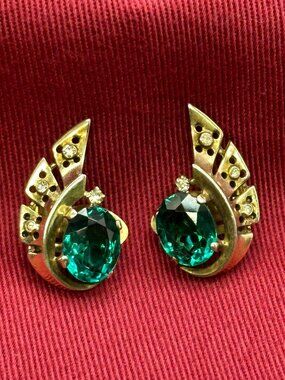 VTG Crown Trifari Sterling Vermeil Clip Earrings Green Crystals